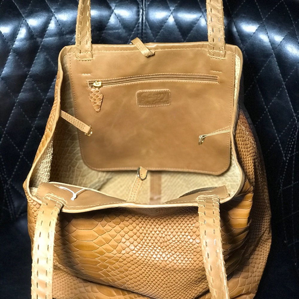 GASPY Collection, Tracy Tote - Picture 5 of 7